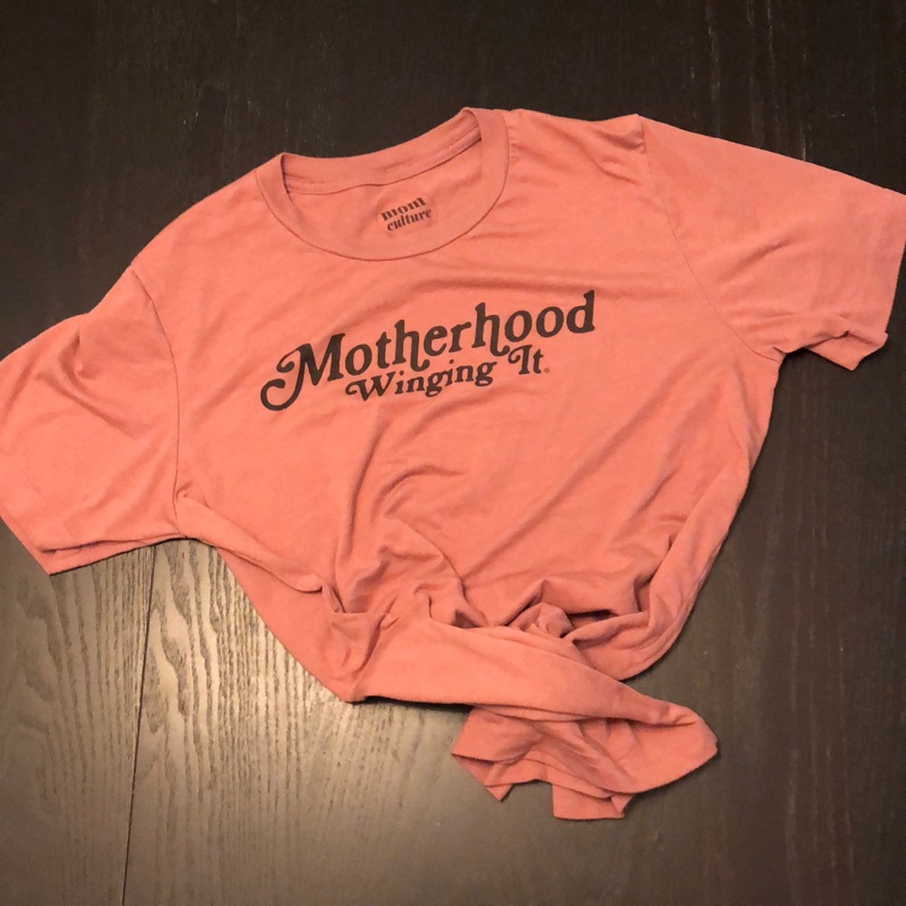 Mom Culture ‘Motherhood Winging It’ Tee (M)